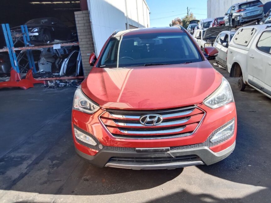 Hyundai Santa Fe 2015 Red Wrecking