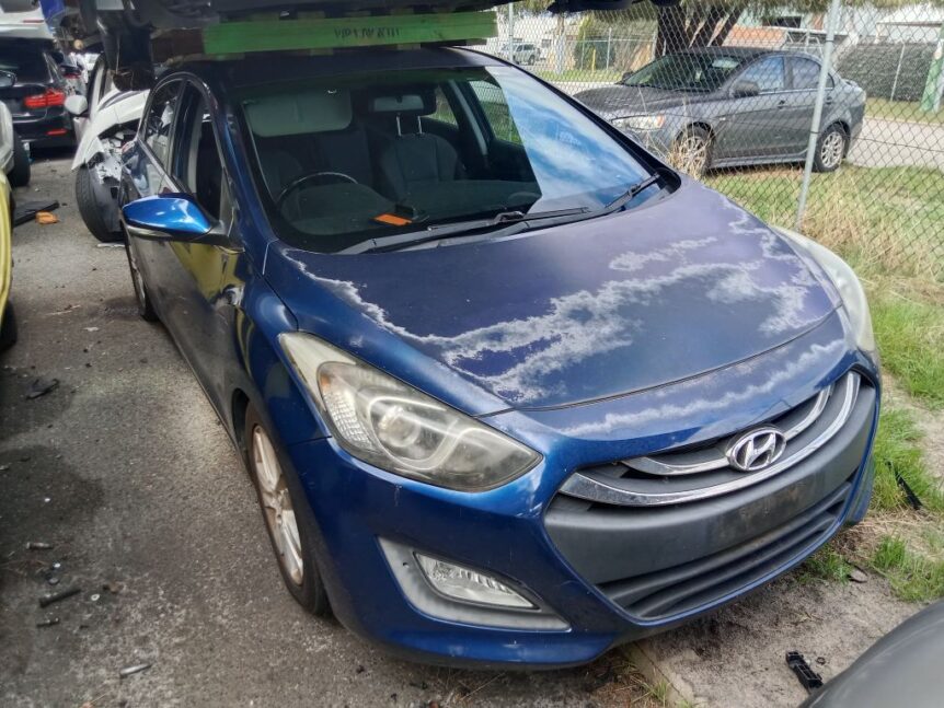 Hyundai i30 2012 Blue Wrecking