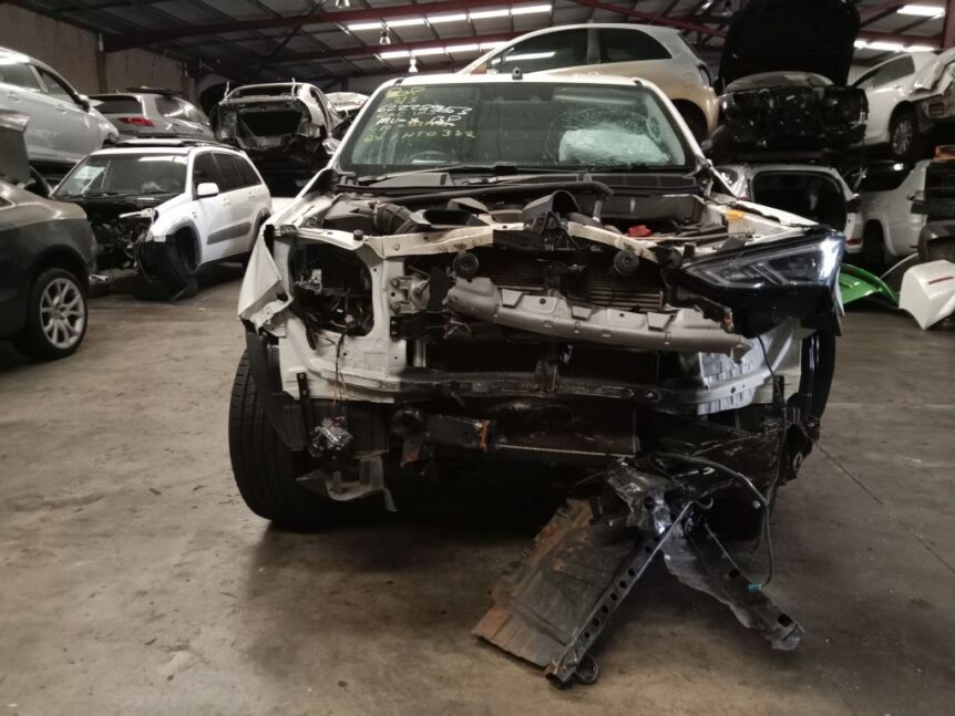 Isuzu MU-X 2021 White Wrecking