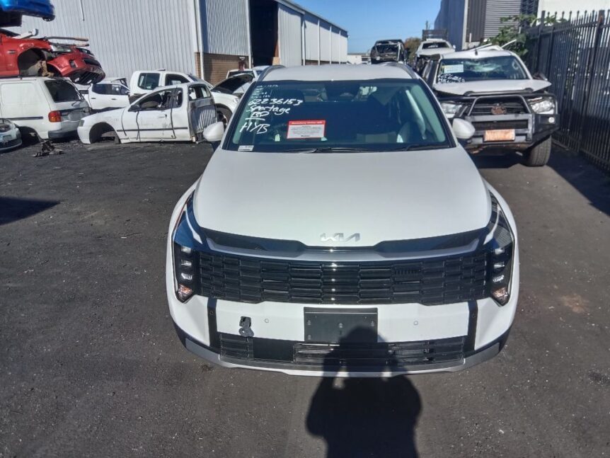 Kia Sportage hybrid 2025 White Wrecking
