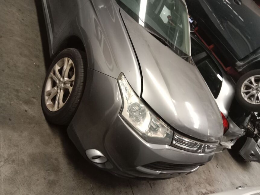 Mitsubishi Outlander 2013 Grey Wrecking