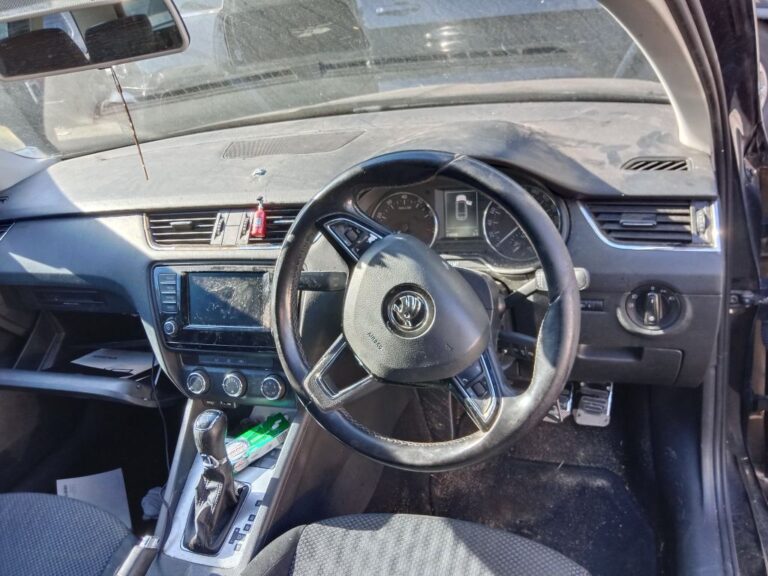 Skoda Octavia 2016 Black Wrecking