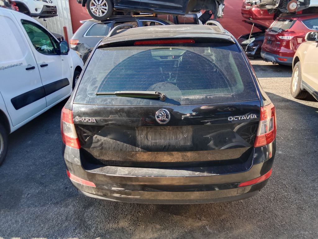 Skoda Octavia 2016 Black Wrecking
