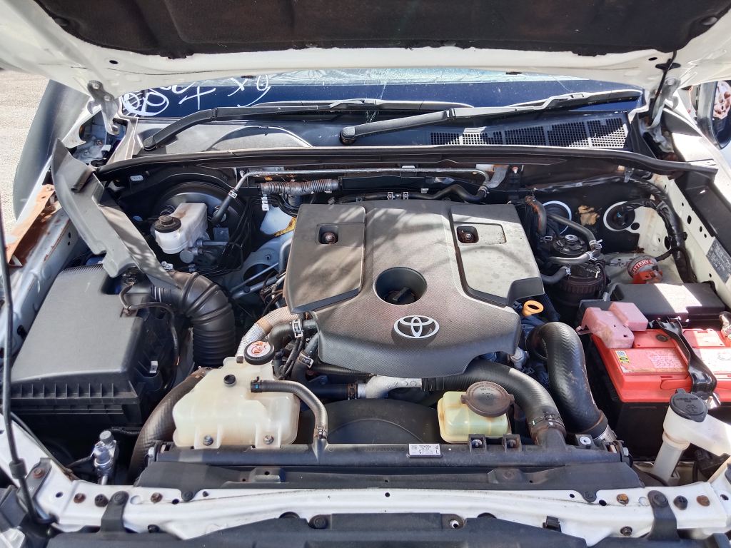 Toyota Hilux 2021 White Wrecking
