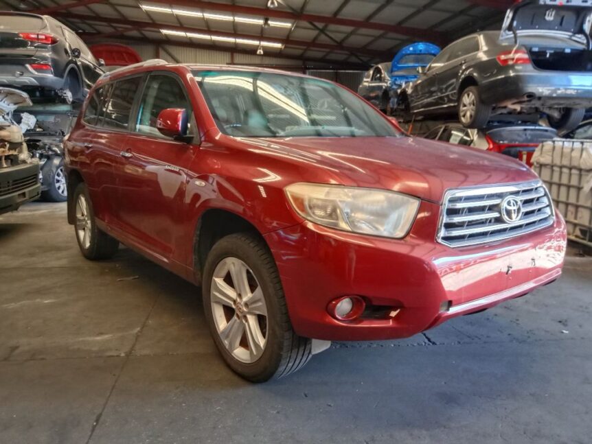 Toyota Kluger 2010 Red Wrecking