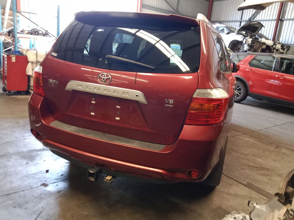 Toyota Kluger 2010 Red Wrecking