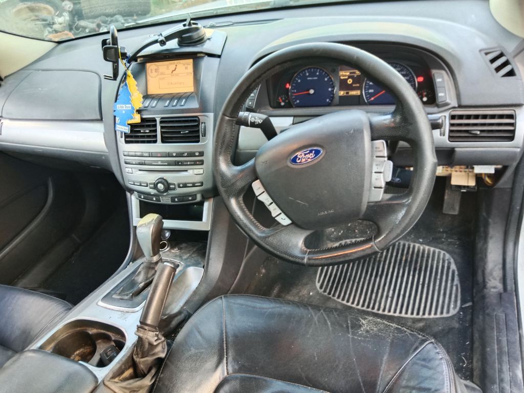 Ford Falcon 2010 White Wrecking