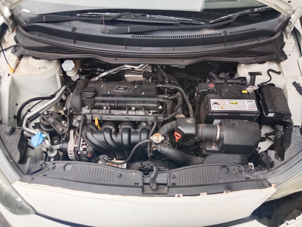 Hyundai i20 2012 White Wrecking