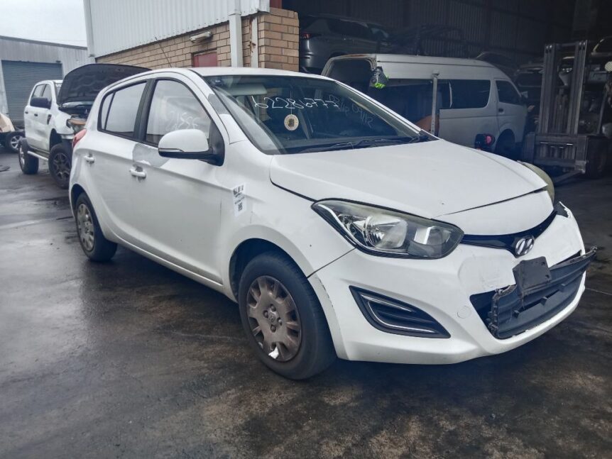 Hyundai i20 2012 White Wrecking