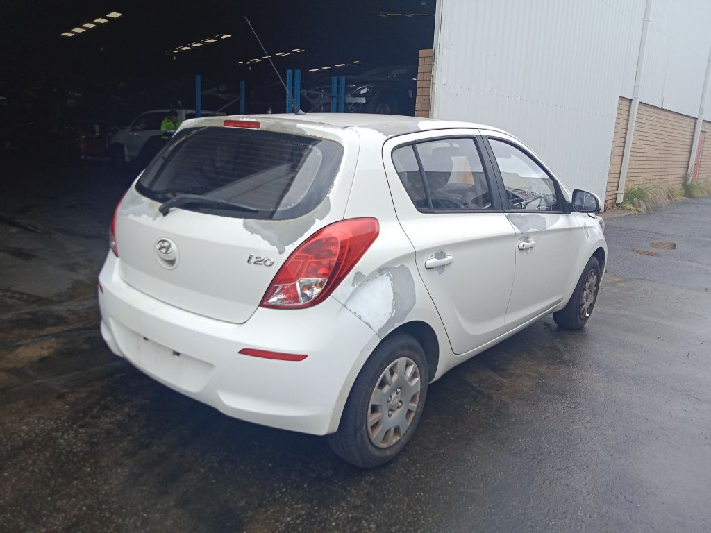Hyundai i20 2012 White Wrecking