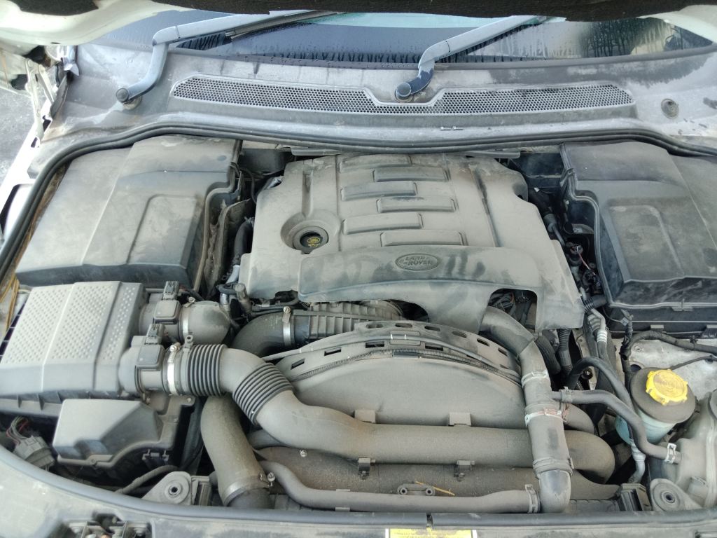 Land Rover Range Rover Sport 2012 White Wrecking
