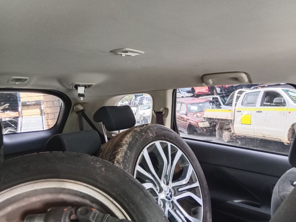 Mitsubishi outlander 2016 Grey Wrecking