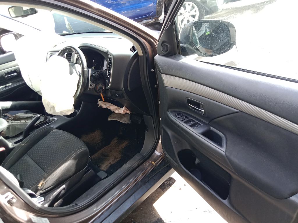 Mitsubishi outlander 2016 Grey Wrecking