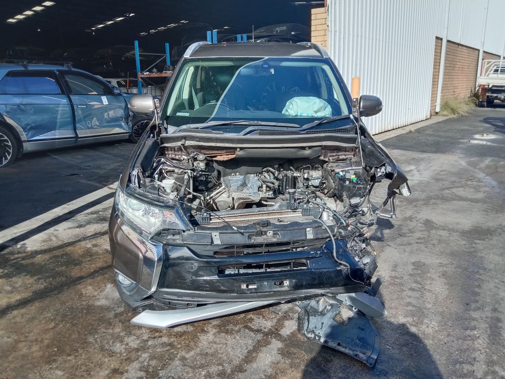 Mitsubishi outlander 2016 Grey Wrecking