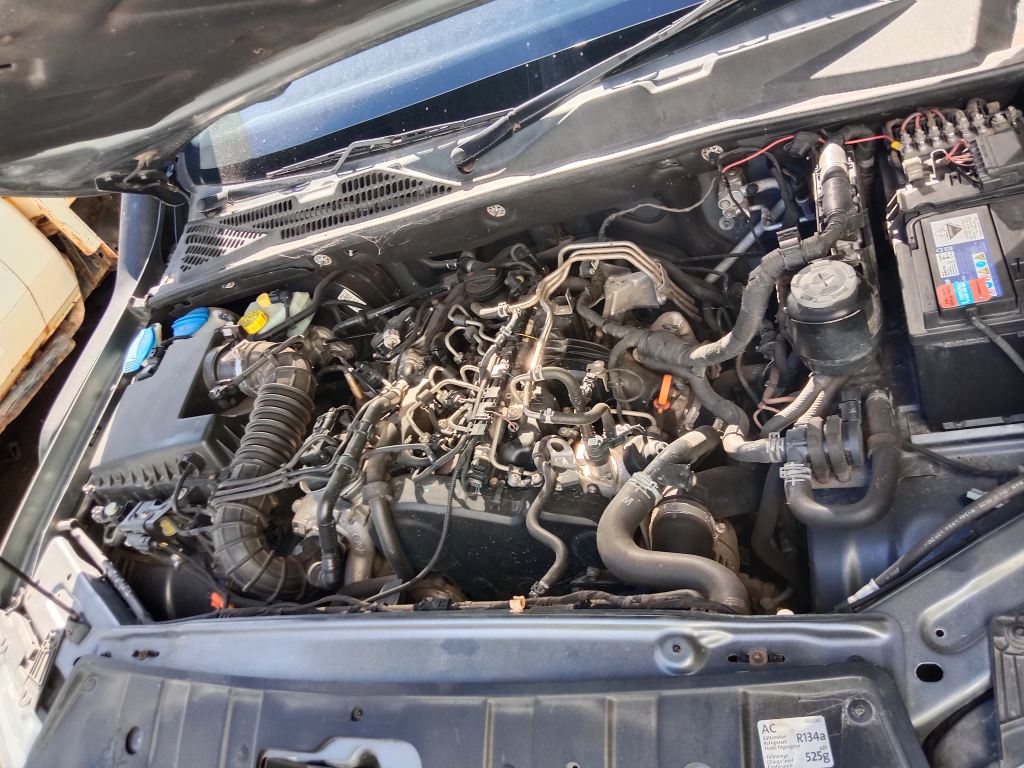 Volkswagen Amarok 2011 Grey Wrecking