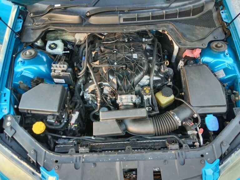 Holden Commodore SV6 2011 Blue Wrecking