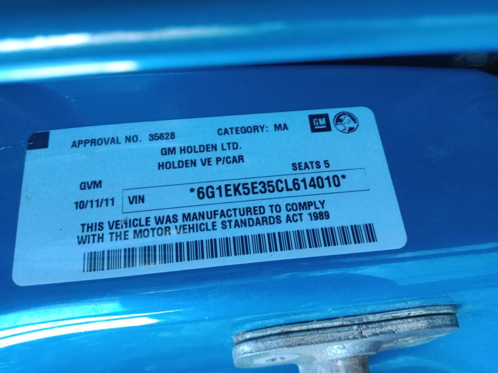 Holden Commodore SV6 2011 Blue Wrecking