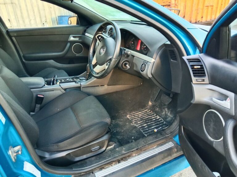 Holden Commodore SV6 2011 Blue Wrecking