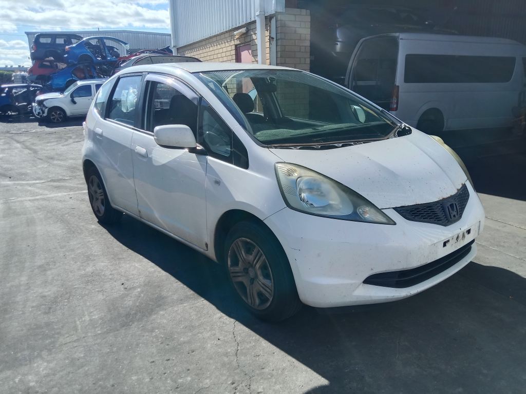 Honda jazz 2011 White Wrecking