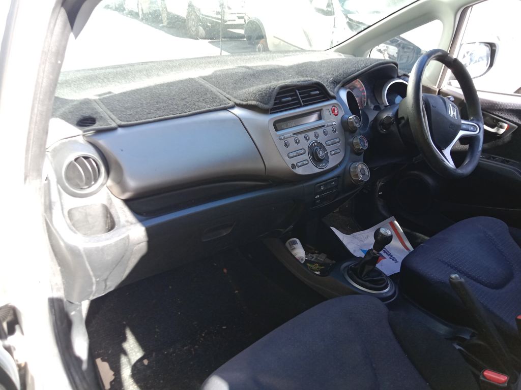 Honda jazz 2011 White Wrecking