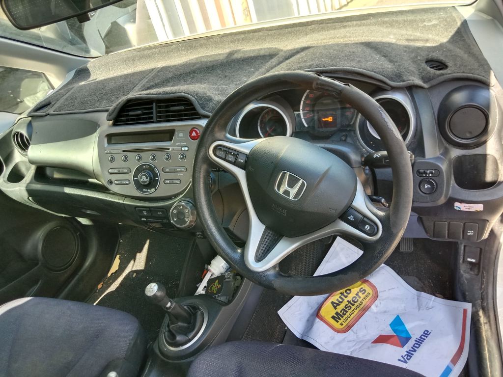 Honda jazz 2011 White Wrecking