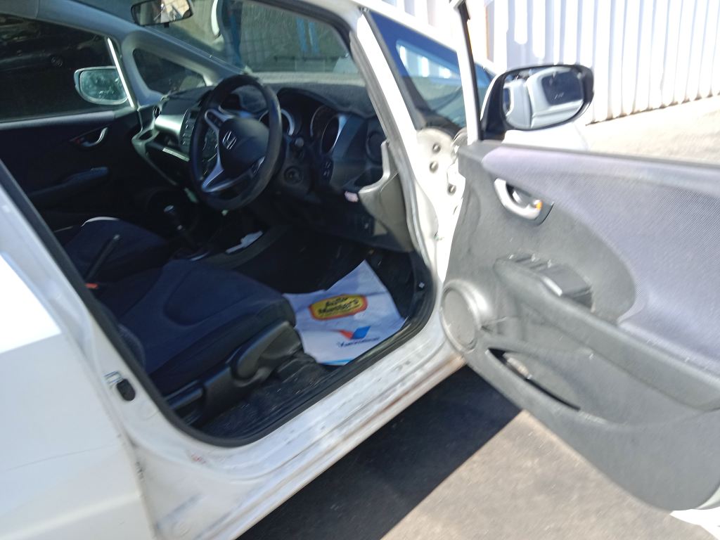 Honda jazz 2011 White Wrecking