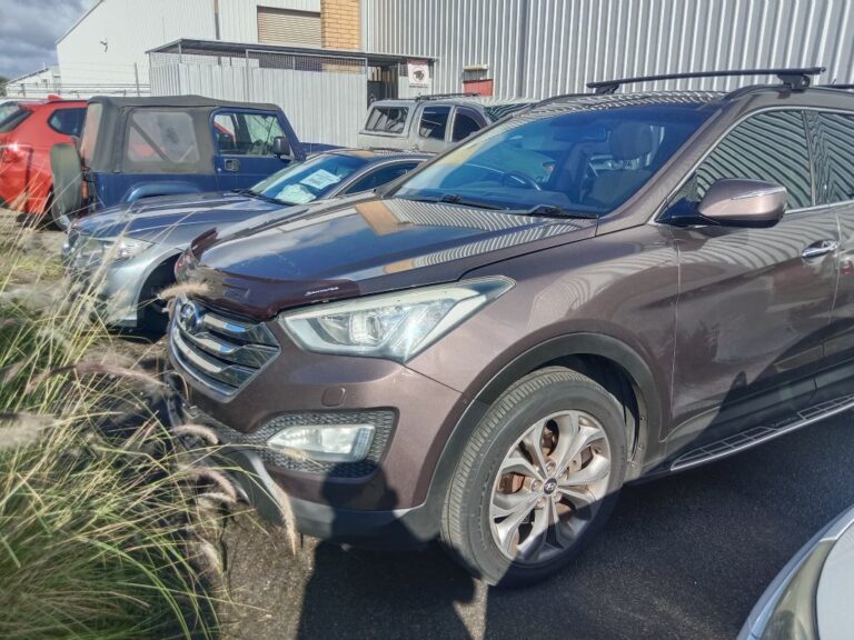 Hyundai Santa Fe 2013 Grey Wrecking