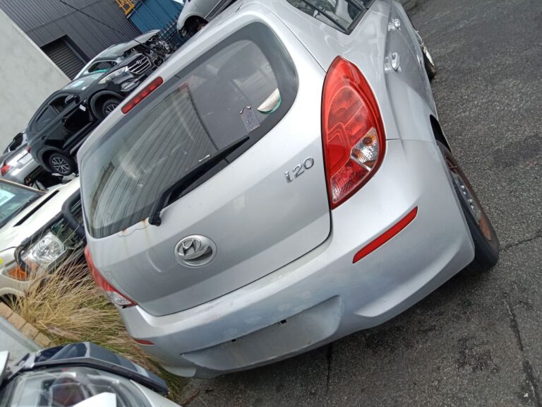 Hyundai i20 2012 Silver Wrecking