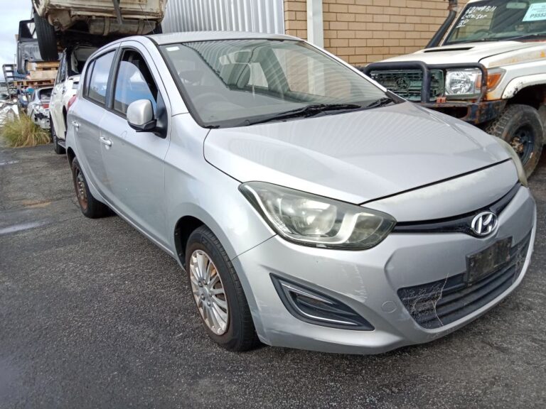 Hyundai i20 2012 Silver Wrecking
