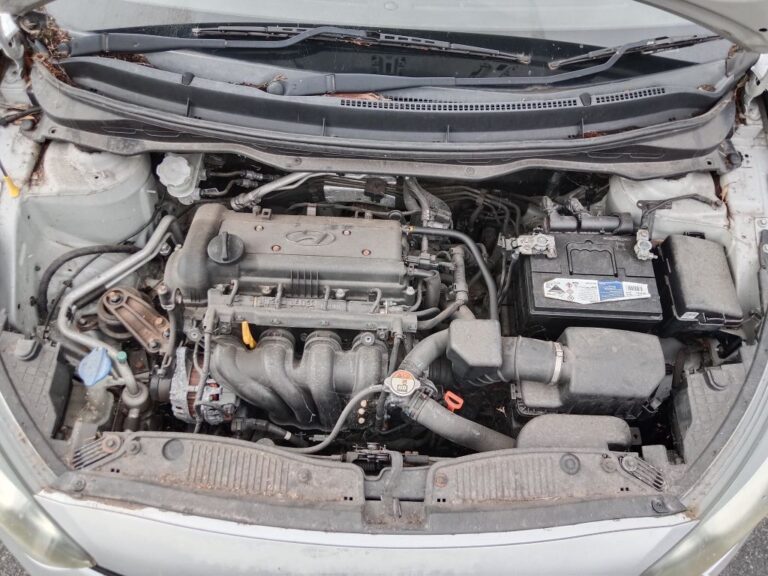 Hyundai i20 2012 Silver Wrecking