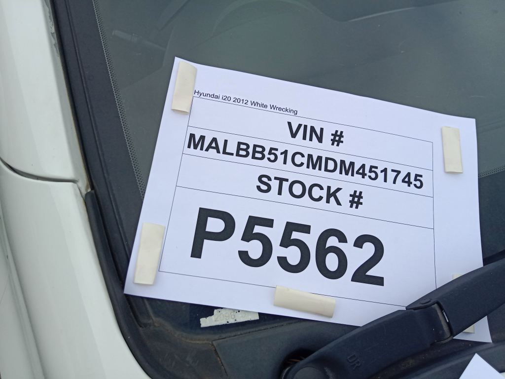 Hyundai i20 2012 White Wrecking