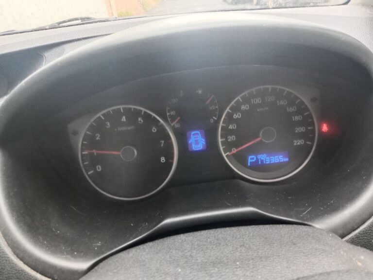 Hyundai i20 2012 White Wrecking
