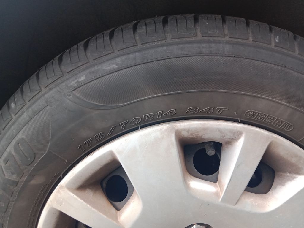 Hyundai i20 2012 White Wrecking