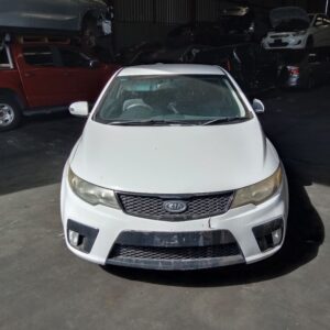 Kia Cerato 2010 White Wrecking