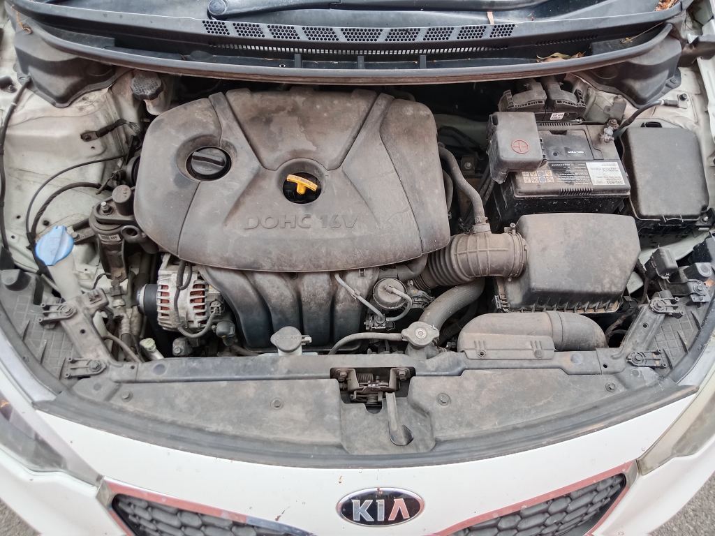 Kia Cerato 2014 White Wrecking