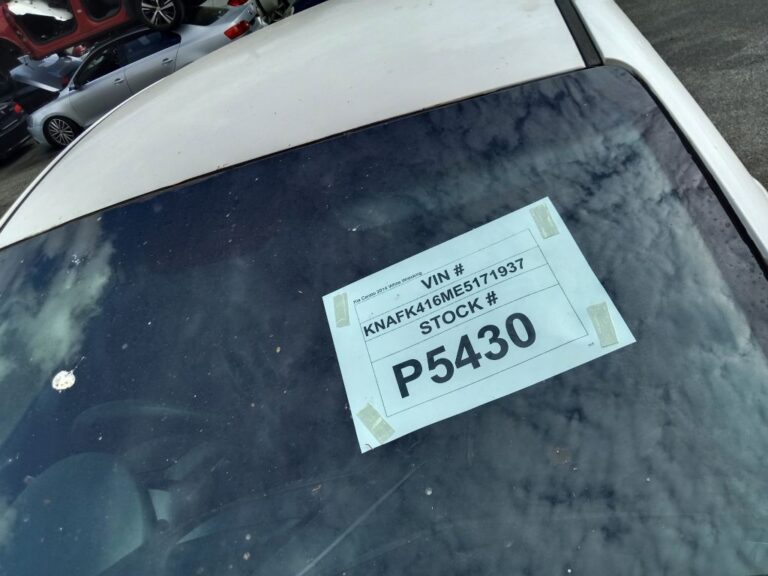 Kia Cerato 2014 White Wrecking