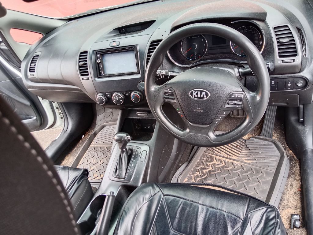 Kia Cerato 2014 White Wrecking