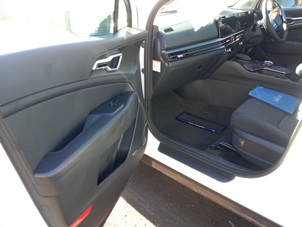 Kia Sportage hybrid 2025 White Wrecking