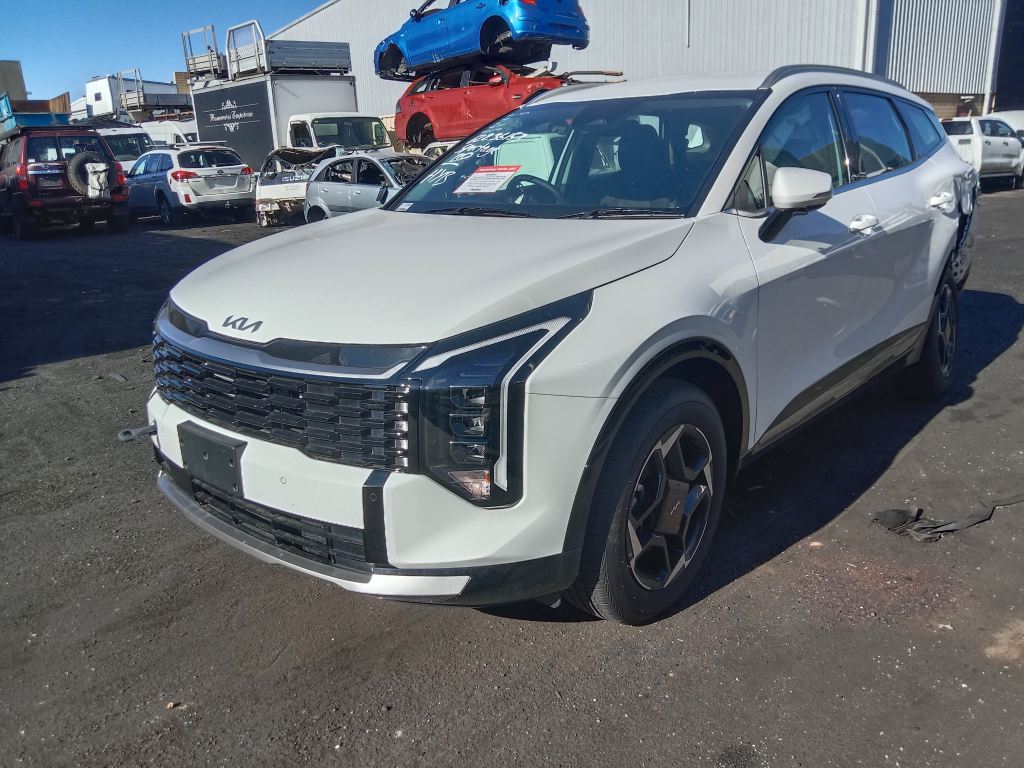 Kia Sportage hybrid 2025 White Wrecking
