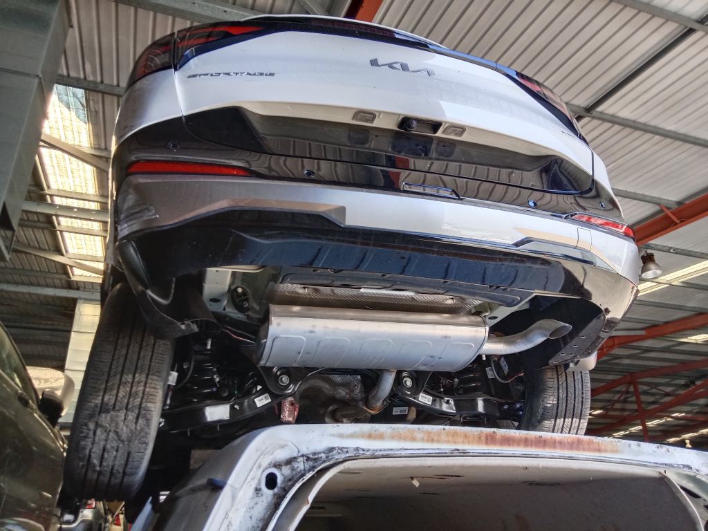 Kia Sportage hybrid 2025 White Wrecking