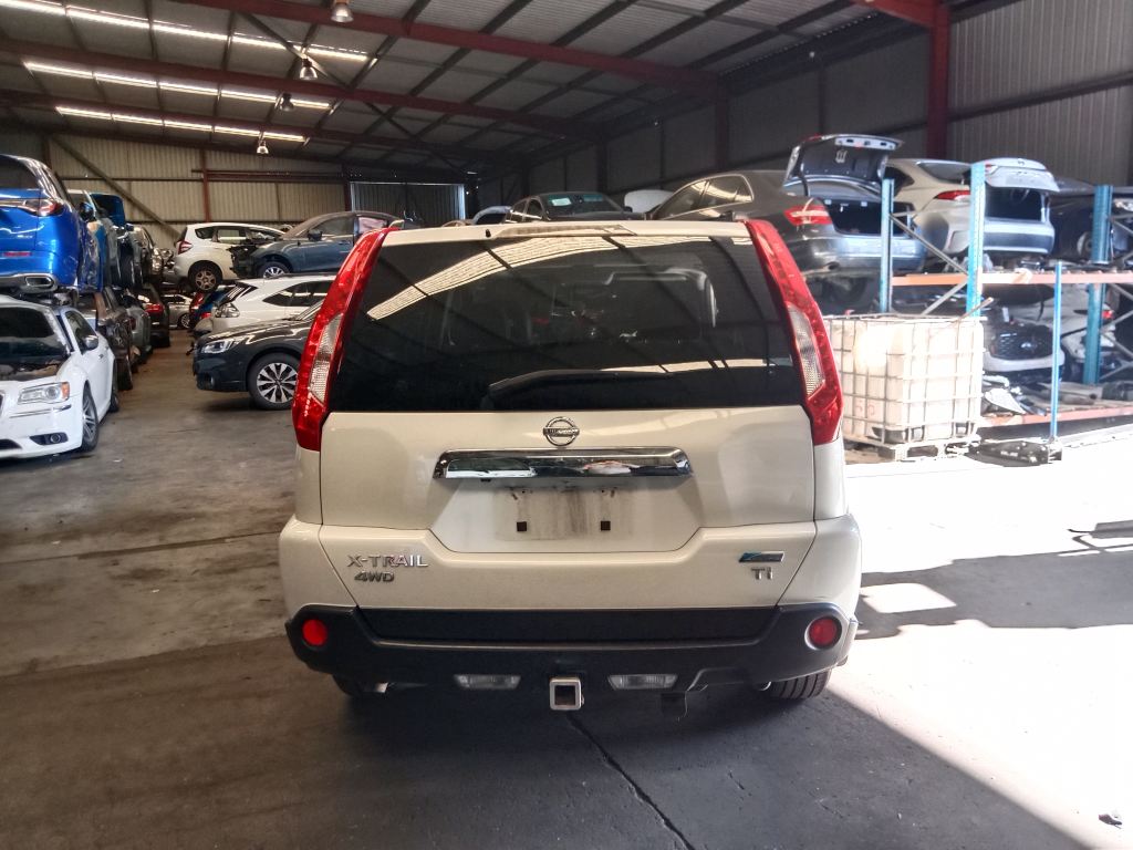Nissan X-Trail 2011 White Wrecking