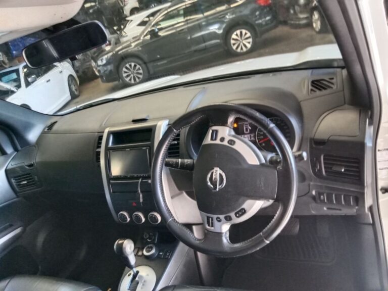 Nissan X-Trail 2011 White Wrecking