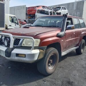 Nissan patrol 2005 Maroon Wrecking