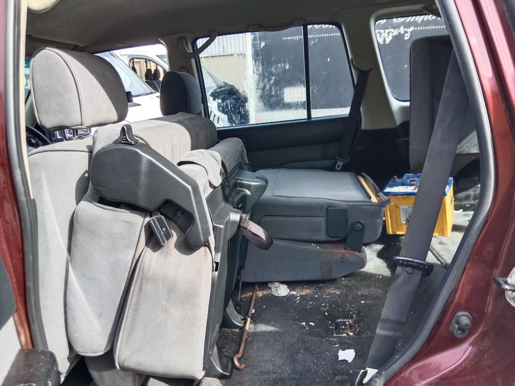 Nissan patrol 2005 Maroon Wrecking