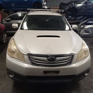 Subaru outback 2009 White Wrecking