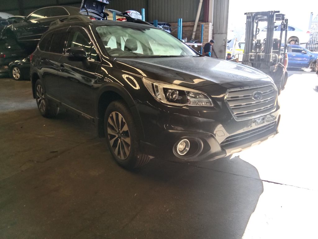 Subaru outback 2016 Grey Wrecking