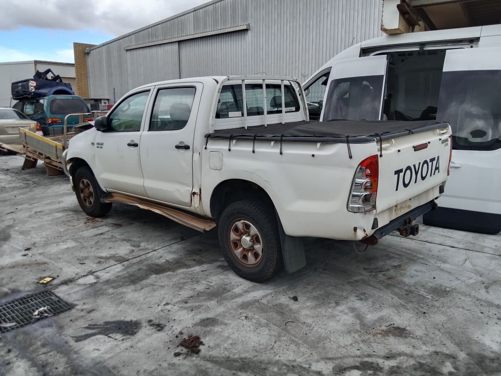 Toyota Hilux 2007 White Wrecking