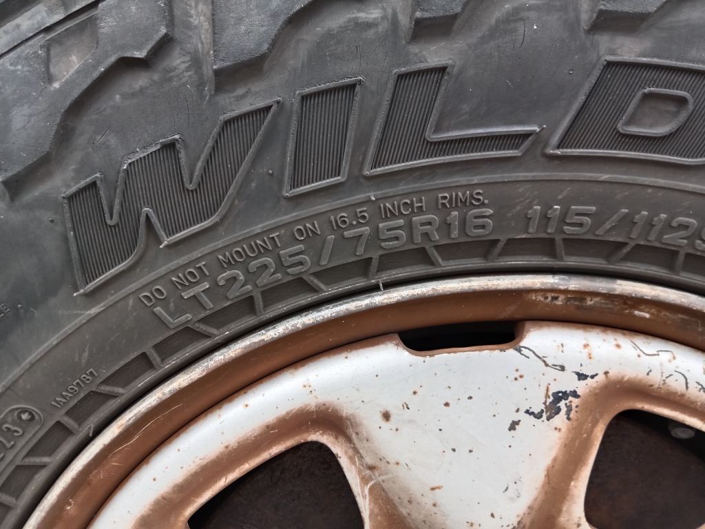 Toyota Hilux 2007 White Wrecking