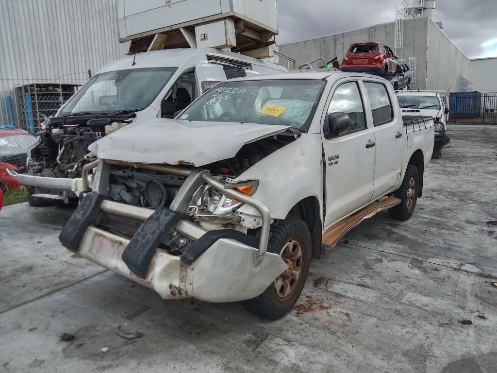 Toyota Hilux 2007 White Wrecking