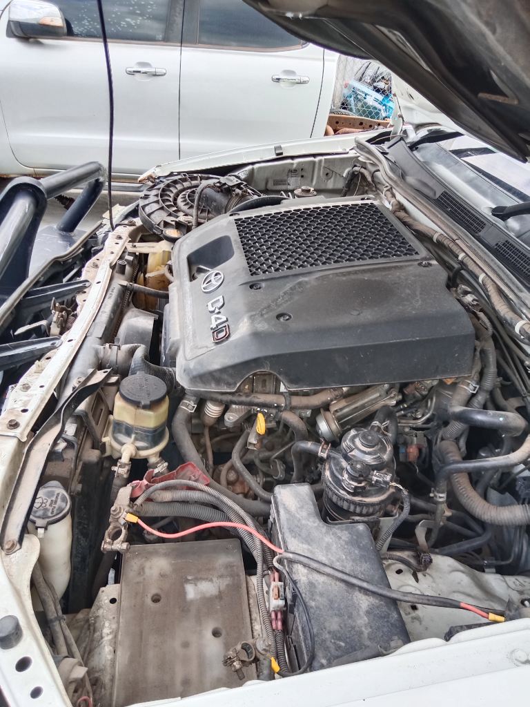 Toyota Hilux 2012 White Wrecking